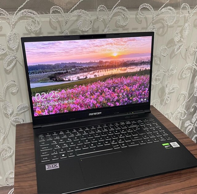 Monster Abra A5 V15.8 Gaming Laptop
