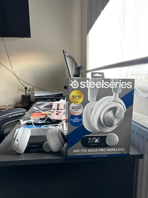 Steel Series Arctis Nova Pro Wireless PC/PLAYSTATION/switch/mobile