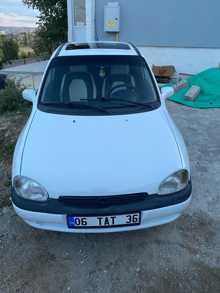 OTOBAN FARESİ OPEL CORSA - 3