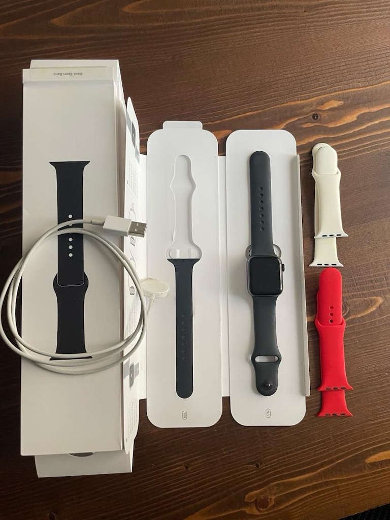 Apple Watch 5 - 40mm - 6