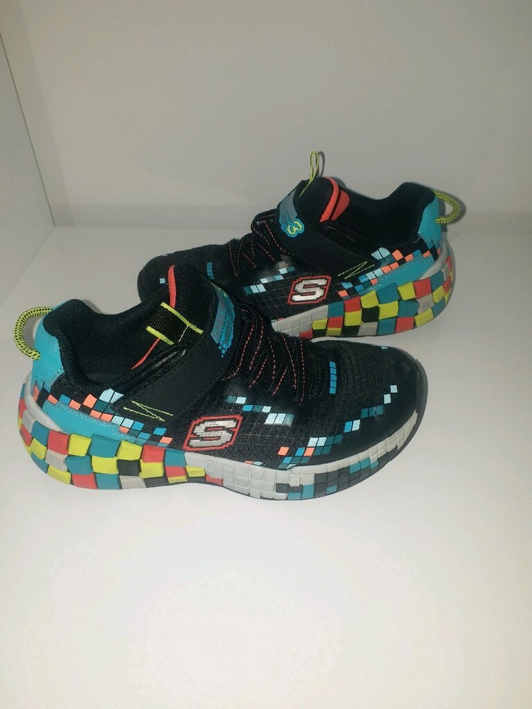 Skechers spor ayakkabı