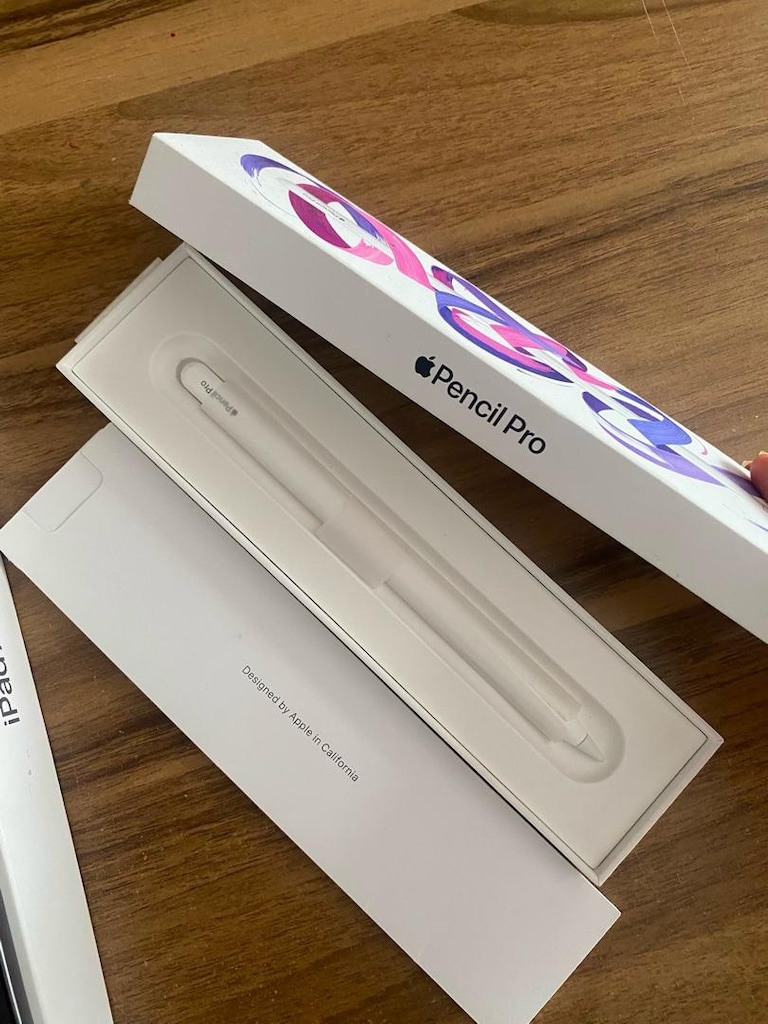 iPad Air 11 M2 128GB Wi-Fi Space Gray + Apple Pencil Pro - 4