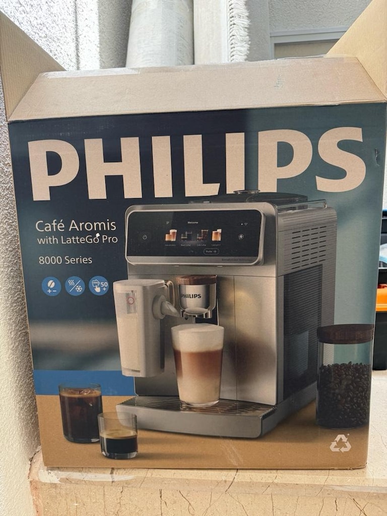 PHILIPS 8000 Serisi LatteGo Pro Café Aromis Kahve Makinesi - 5