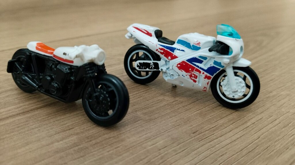10 adet Hot Wheels Araba - 10