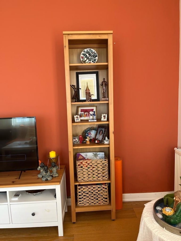 IKEA HEMNES Masif Çam Kitaplık – Açık Kahverengi 49×197 - 4