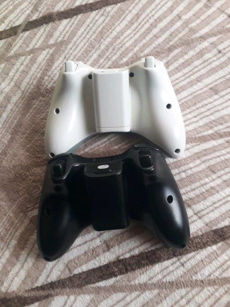 XBOX 360 E - 4