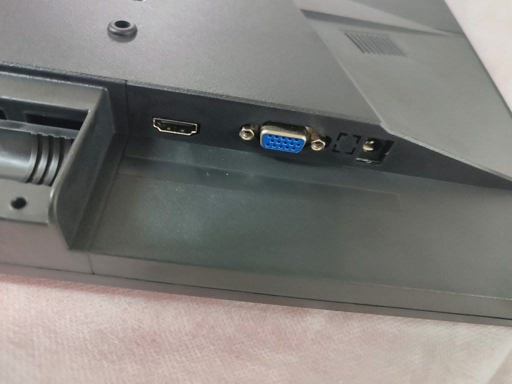 SKYTECH MONİTOR 19" LED HDMI VE VGA - 4