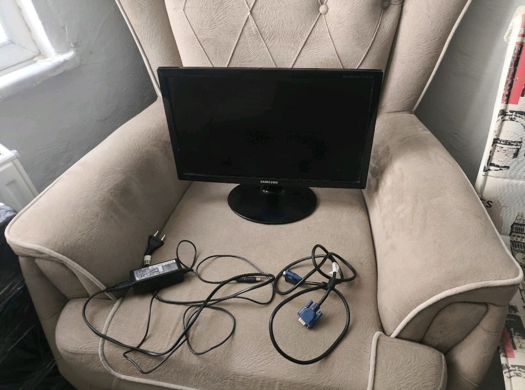 Samsung SyncMaster S19B150 monitör - 4