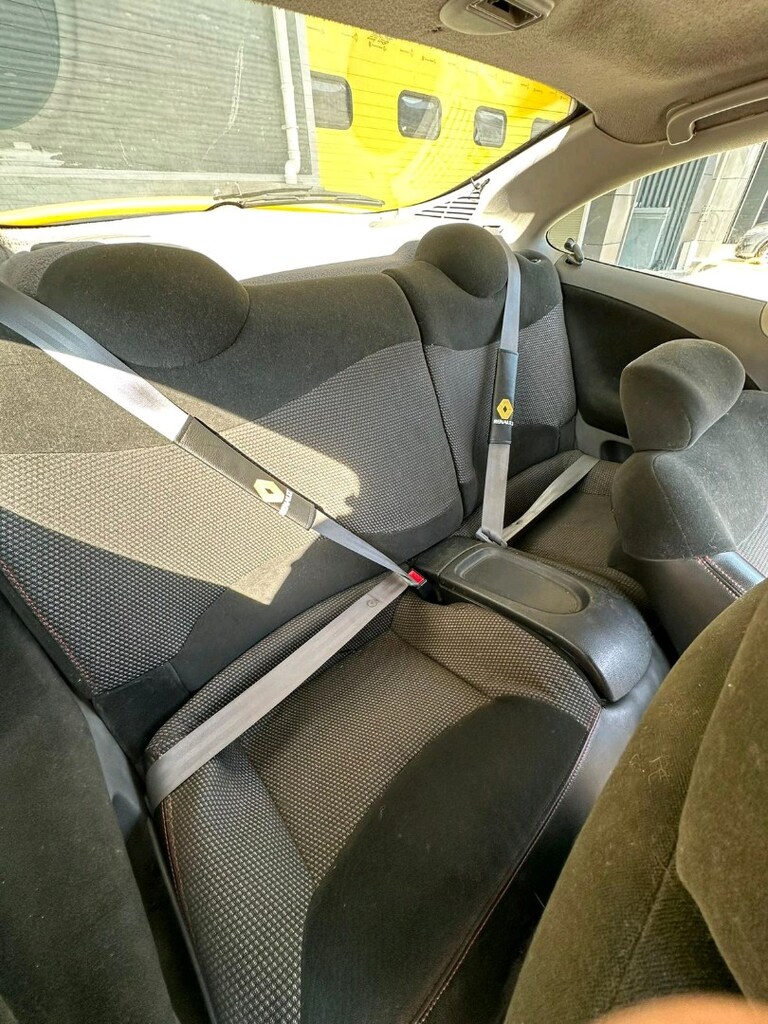 Renoult Megane 1 Coupe 2000 model 1.6 - 10