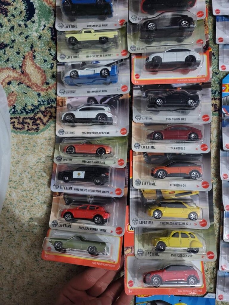 Hotwheels - 6