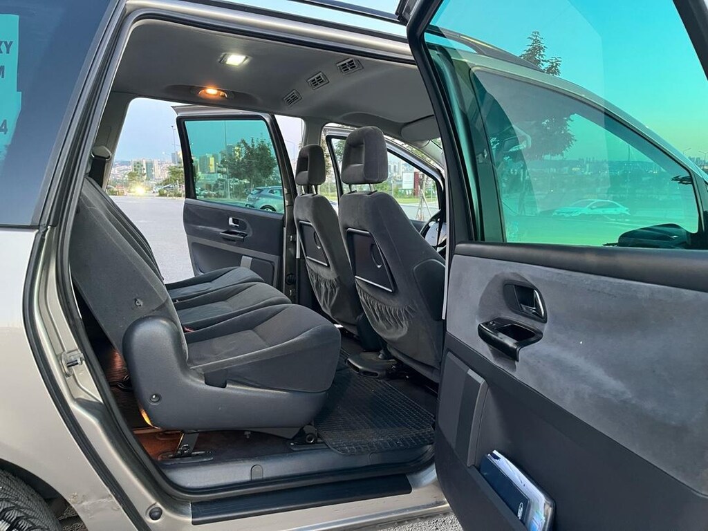 Ford Galaxy - 11
