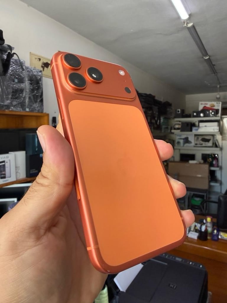 IPHONE 17 PRO MAX HATASIZ LANSMAN RENK - 2