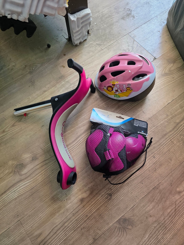Globber Oturaklı Scooter + B'twin Kask ve Koruyucu Set - 2