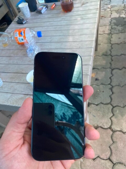 Acil İphone 15