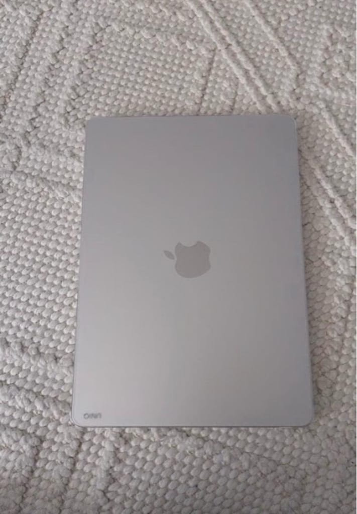 MacBook Air (13.6 inç, M2 Çip, 2022) - 2
