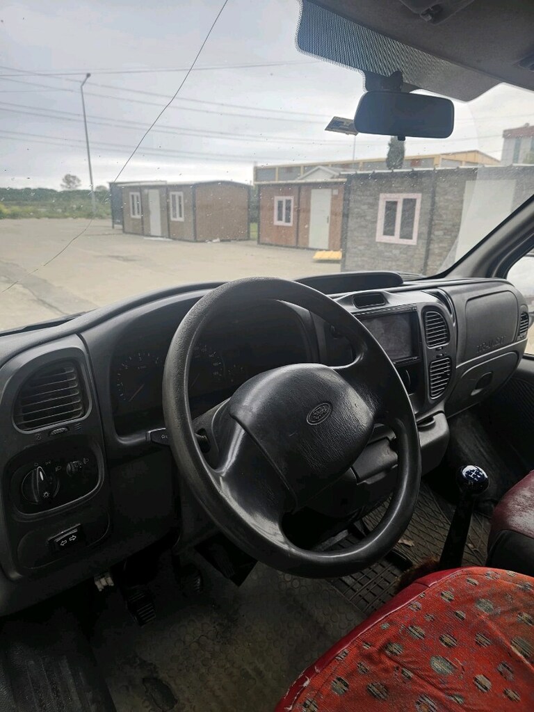 2005 Ford transit - 2