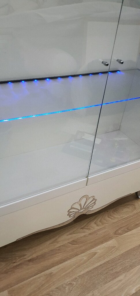 vitrin yeni gibi içi ışıklı letli - 3