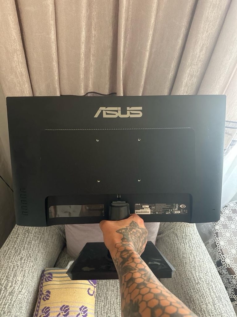 asus va24ehe - 2
