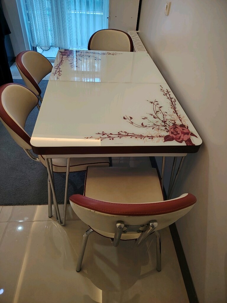 Koltuk takımı, çocuk odası ve yemek masası - 4