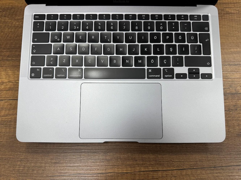 Apple MacBook Air M1 8GB RAM 512GB SSD 13” Dizüstü Bilgisayar - 2