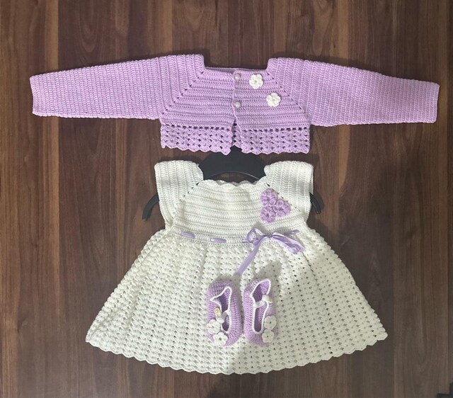 6-9 aylık kız bebek örgü elbise ve bolera takımı