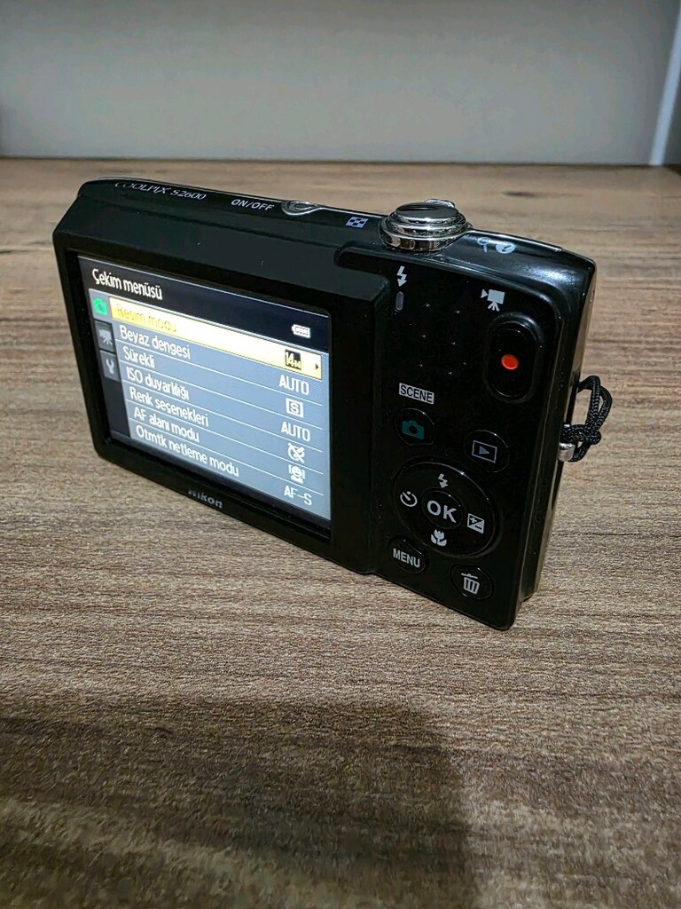 Nikon Coolpix S2600 - 2