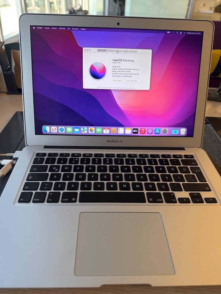 Apple MacBook Air 2017 13.3” | i5 | 8GB RAM | 128GB SSD - 2