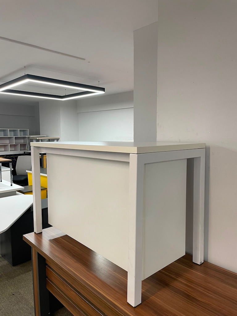 KLAS OFİS ÜSKÜDAR 120x60 ÜÇ TARAFI KAPALI PERDELİ ÇALIŞMA MASASI - 3