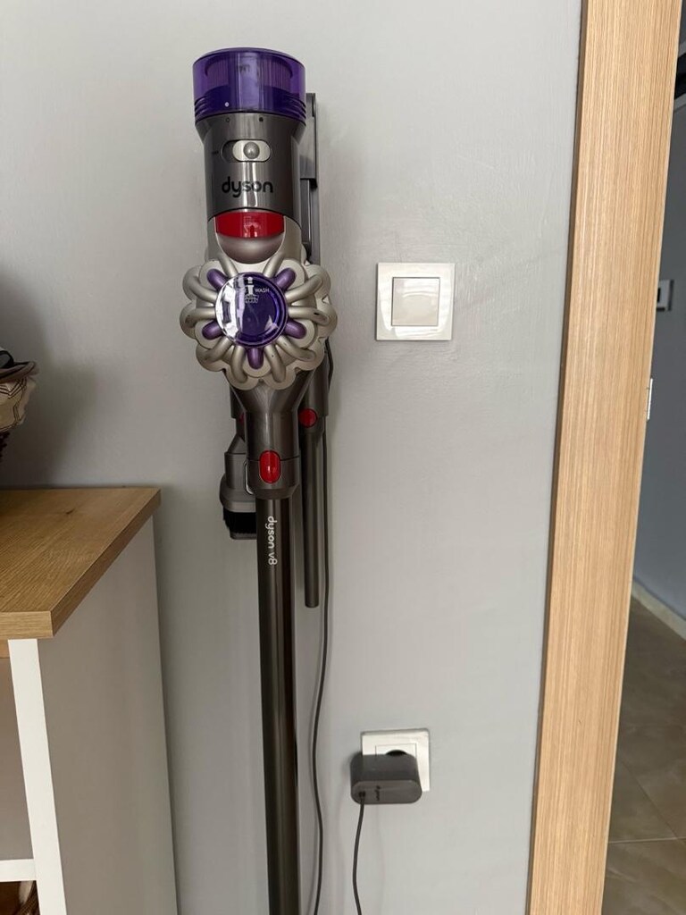 dyson v8 - 4