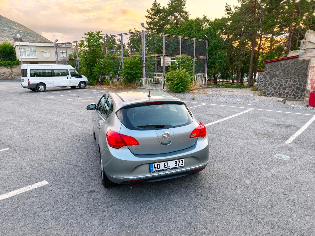 İlk Sahibinden Boyasız 2013 Model Opel Astra J 1.6 178.000 Km'de - 12