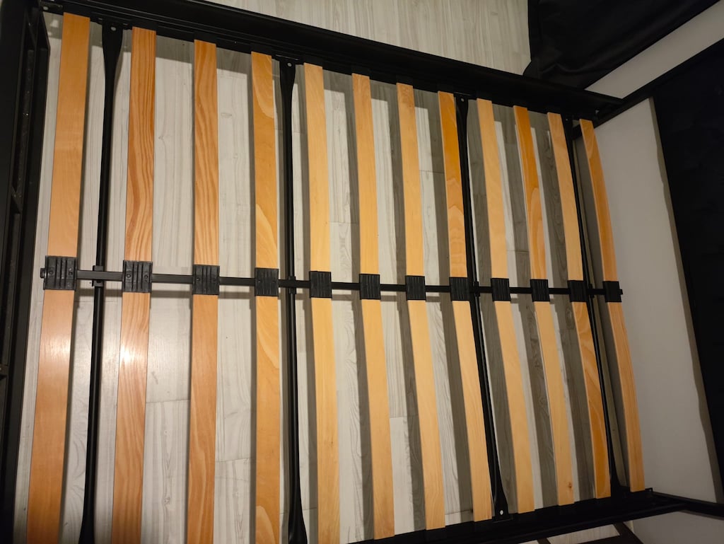 Unimet Mithra 140x190 Çift Kişilik Metal Karyola – Siyah, Ahşap Latalı - 6
