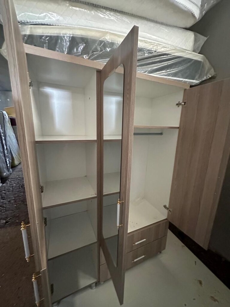 3 kapaklı lüks dolap sıfır ürün beyaz renk seçeneğide mevcut - 2