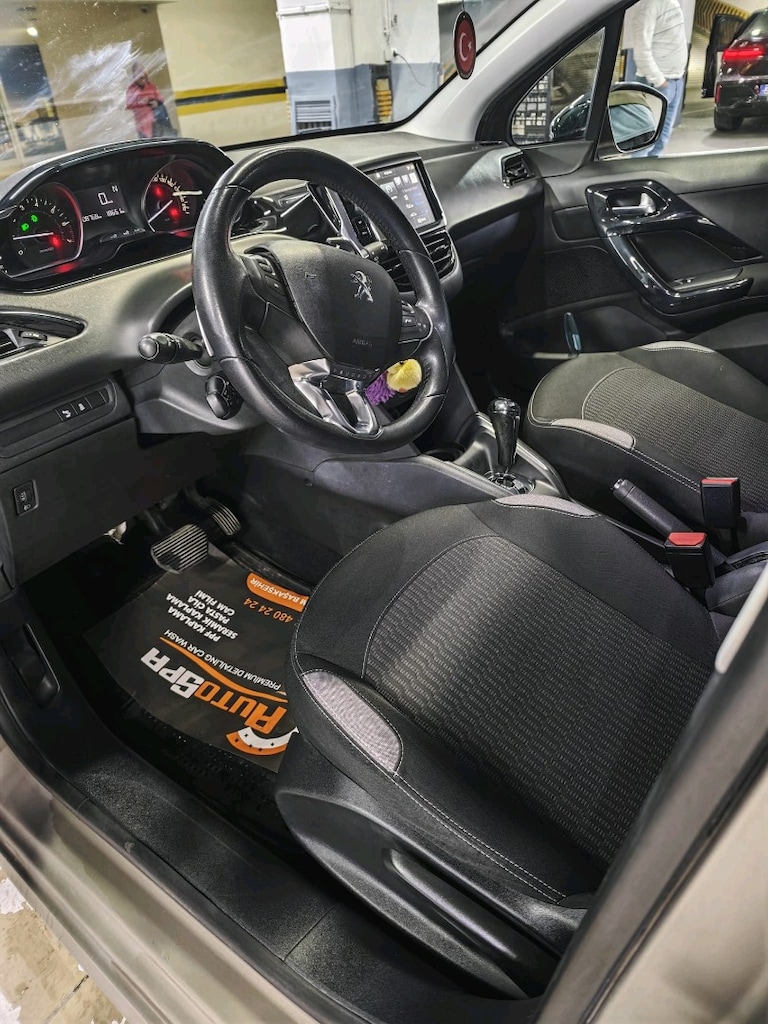 Peugeot 208 2015 MODEL CAM TAVANLI Tum ağır bakımları yapılmış temiz - 18