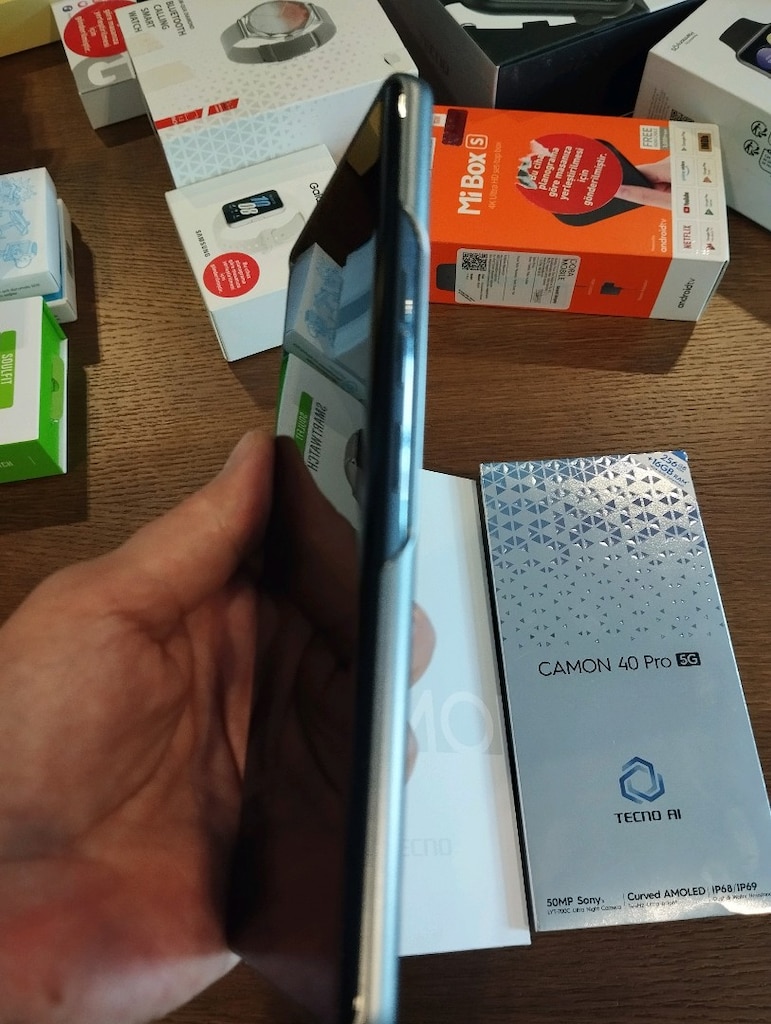 Tecno camon 40 pro 5 g - 7