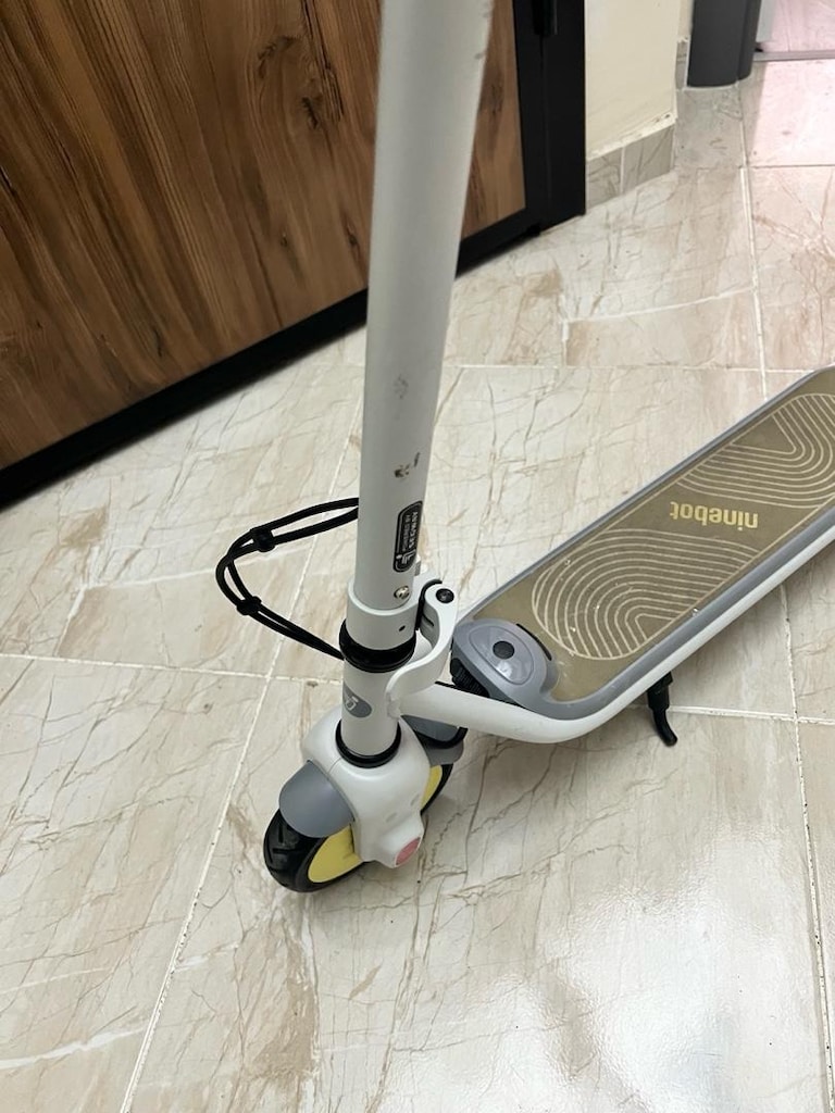 Ninebot Segway ZING E8 Elektrikli Scooter – 16 km/h – 50 kg - 3