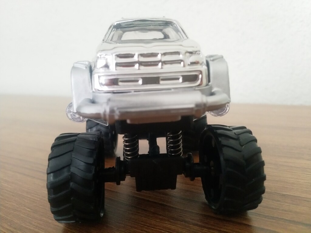 Metal canavar kamyon jeep oyuncak ışıklı amortisörlü çek bırak özellik - 8