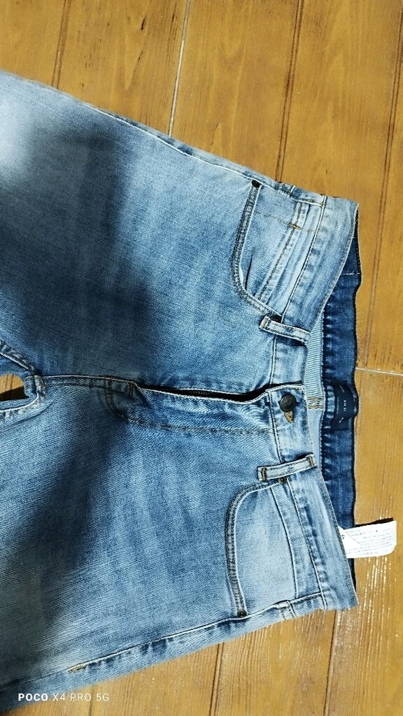 #Zara  jeans pantolon..Bacakta beklemekten az leke oluşmuş. - 2