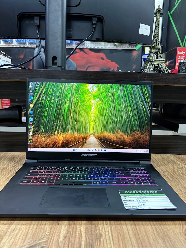 MONSTER GAMİNG LAPTOP İ7-11200H RTX 3070 17,3İnc MAĞAZADAN