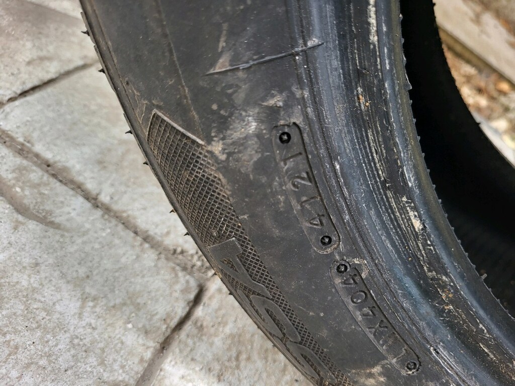 iki adet Lassa kış lastiği 215 55 17 - 3