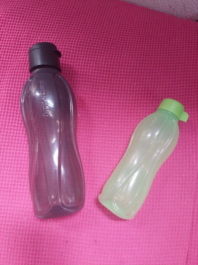 Tupperware suluk. 1 lt. ve 0.5 lt. 0.5 lt. lik olan 250 tl. - 8