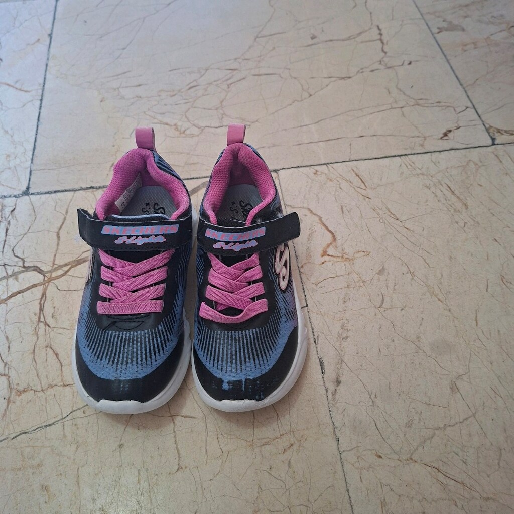 Skechers