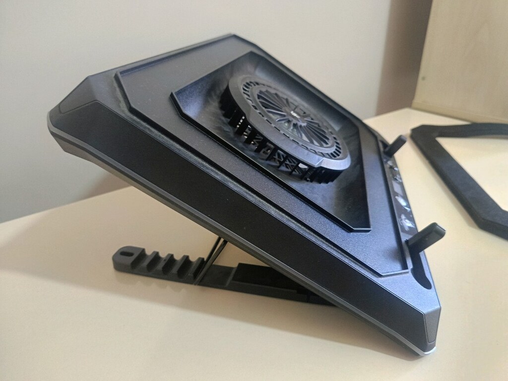 ACİL - SIFIR AYARINDA Claw's Arctic Pro RGB Oyuncu Laptop Soğutucu - 9