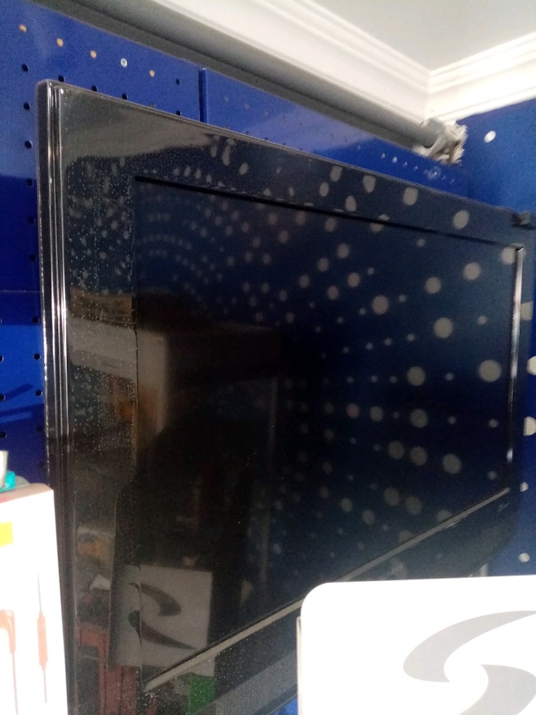 ACİL SATILIK TELEFON DÜKKANI MALZEMESİ - 10