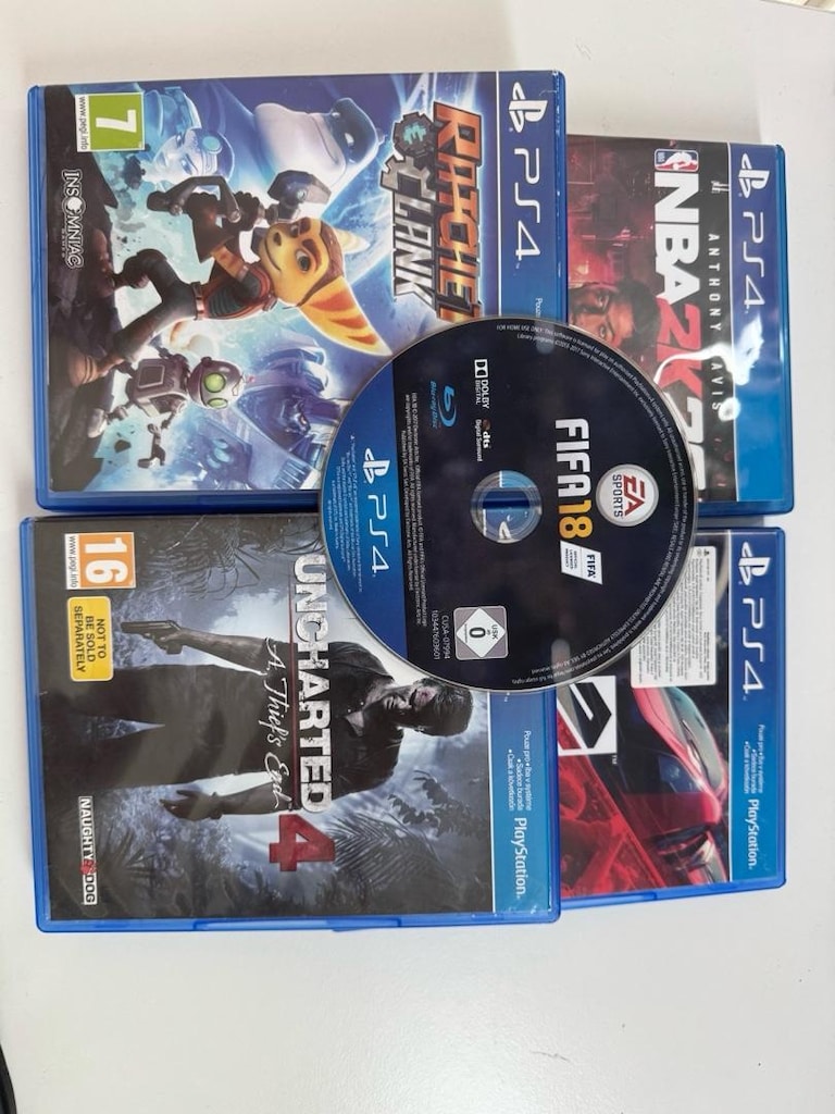PS4 - Playstation 4 - 4