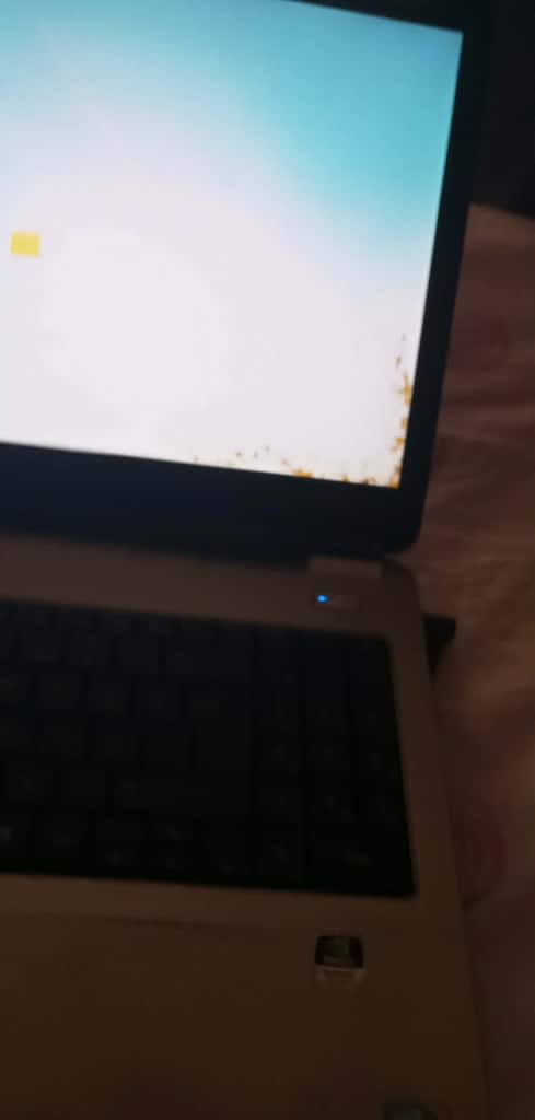 CASPER NİRVANA LAPTOP EKRANIN SAĞ ALT KÖŞESİNDE PAS LEKESİ VARDIR - 4