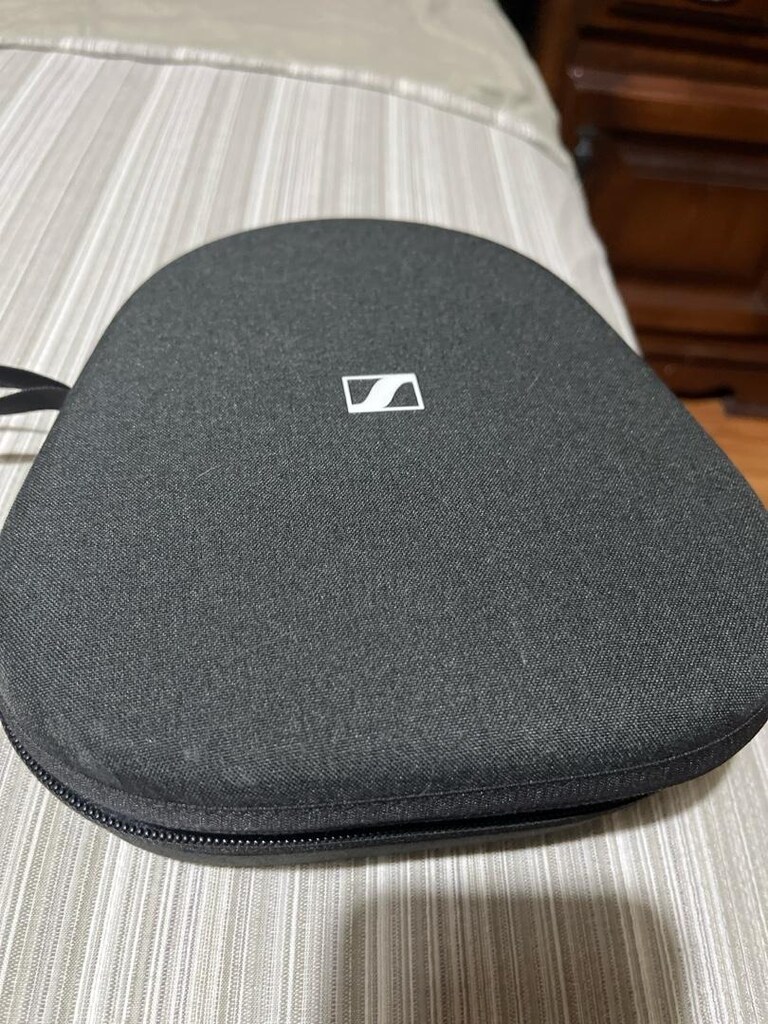 SENNHEISER MOMENTUM 4 - 6