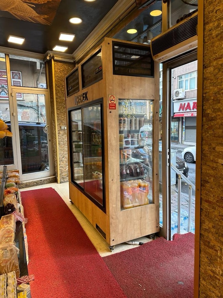 ÖZEL YAPIM 1 YIL KULLANILMIŞ PASTA CEPHE DOLABI VE 4 METRE TEZGAH - 14