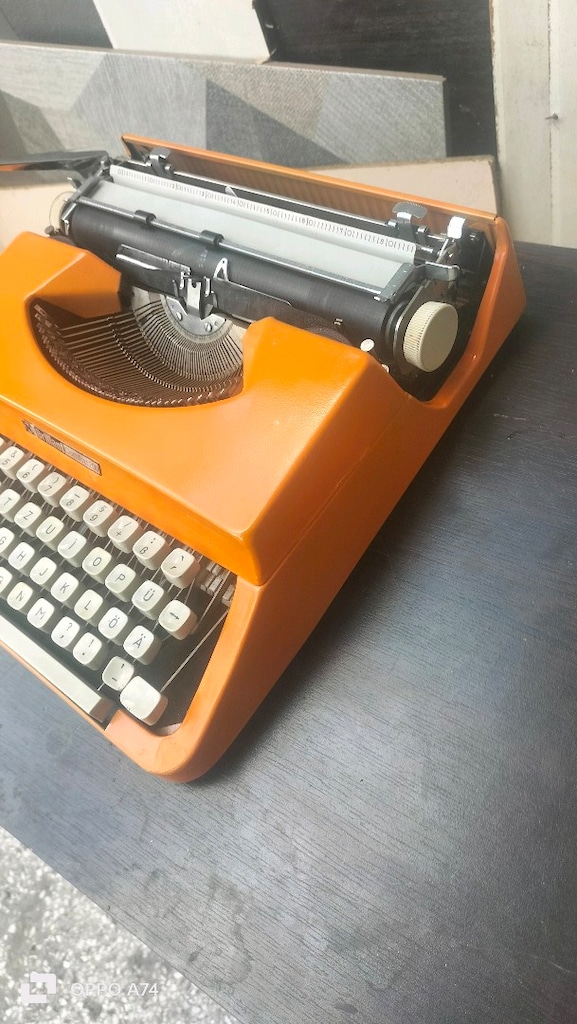 Retro Çantalı Daktilo - 3