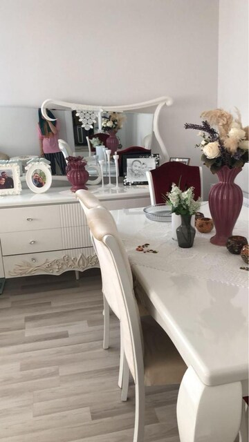 Şık ve Temiz 6 Kişilik Yemek Odası Takımı – Masa, Sandalye, Konsol ve