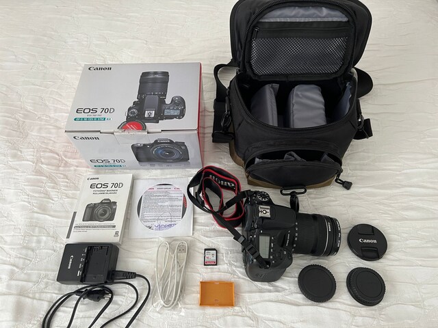 CANON EOS 70D BODY + EF-S 18-135 IS STM LENS + AKSESUAR KİTİ